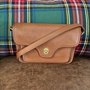 Vintage Coach Kent 9916